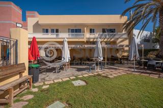 Edifici a Chindia 60. Edificio de 503 m2 en gran parcela de 3400m2 con local comercial