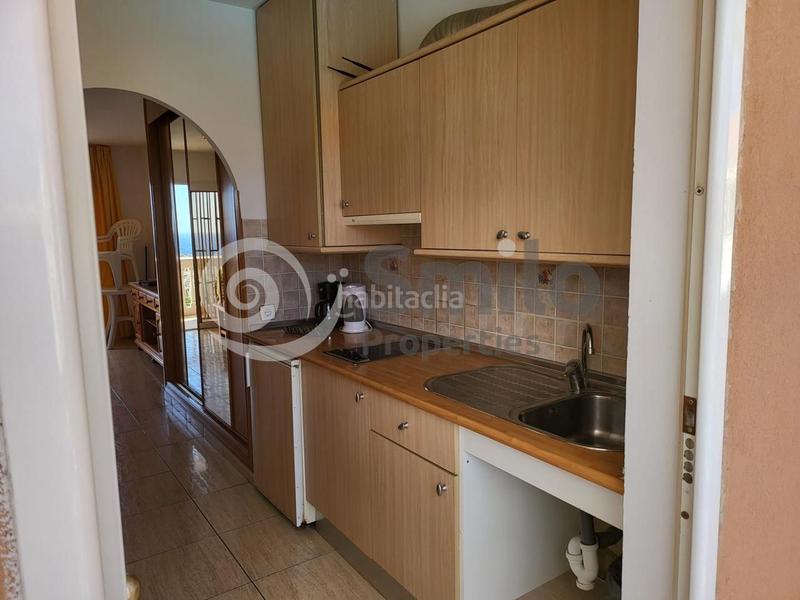 Foto f6515cbd-3e86-4d13-9c7e-0c45ba26b2b0. Estudio en de la te 1 tu rincón de tranquilidad con vistas al mar te espera en Costa del Silencio! en Arona