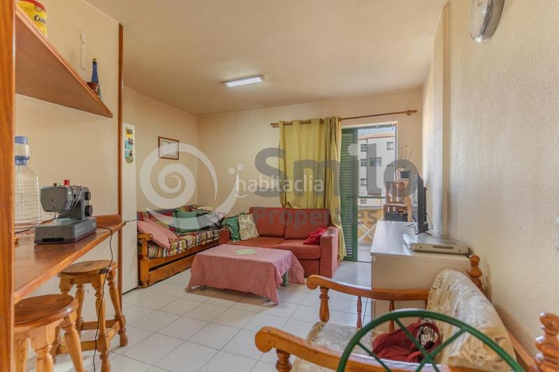 Foto 0c731d1c-cc72-457c-bcb3-3e96ddc074a9. Piso en chasna 3 oportunidad en Costa del Silencio apartamento en venta en complejo halcón en Arona