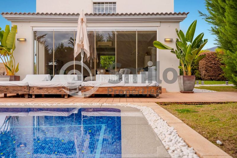 Foto 6671e978-bdde-4754-ae03-0be2cb32a916. Casa amb aparcament piscina a Playa Fañabé Alto Adeje