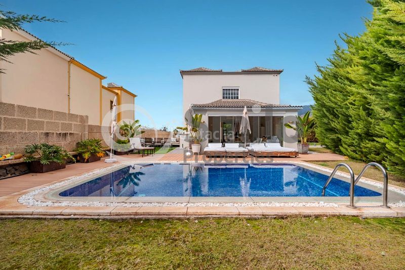 Foto e95173ab-6efe-4510-9fca-8665dc051a68. Casa amb aparcament piscina a Playa Fañabé Alto Adeje