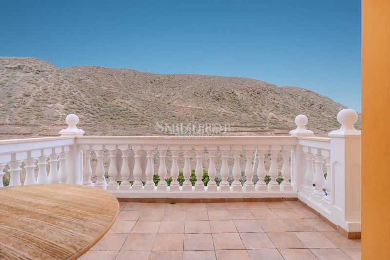 Foto 5350551e-8d46-457d-8c0a-adb3ac72af4d. Dúplex amb piscina a Los Cristianos Arona