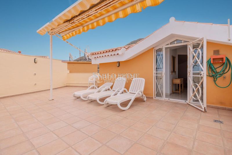 Foto 539a51d8-01a7-4245-bd9a-aaf76dd0371f. Dúplex amb piscina a Los Cristianos Arona