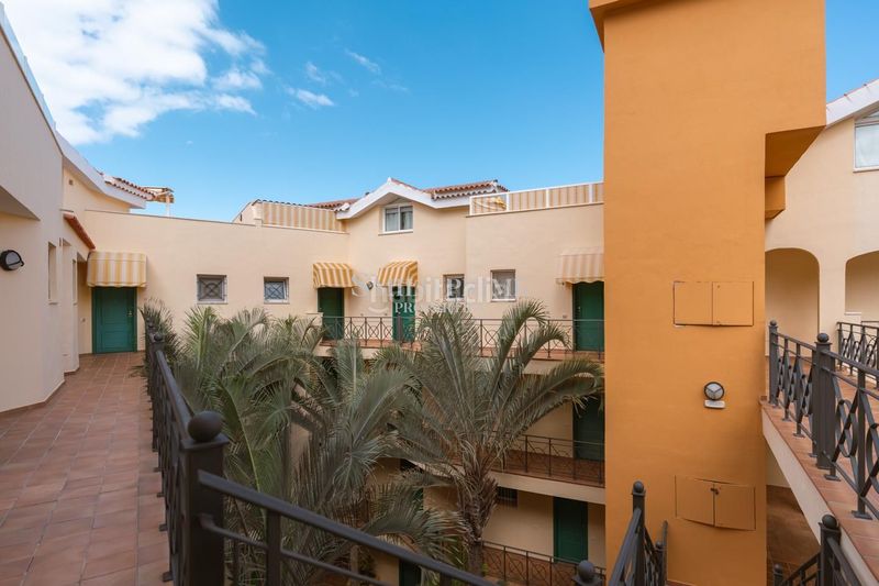 Foto 8bac95a4-c6d1-41b0-a4a5-f13d63d341ab. Dúplex amb piscina a Los Cristianos Arona