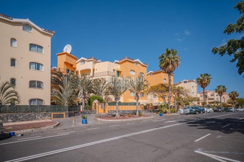 Foto a824f7f7-0c6e-4935-b24b-d281d6b47026. Dúplex amb piscina a Los Cristianos Arona