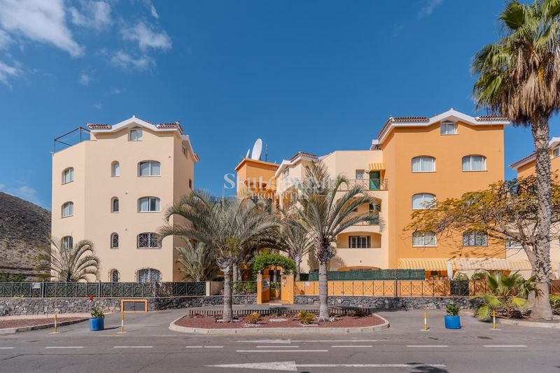 Foto f35a1530-0627-49d6-8bd8-c6af22e9d2a9. Dúplex amb piscina a Los Cristianos Arona