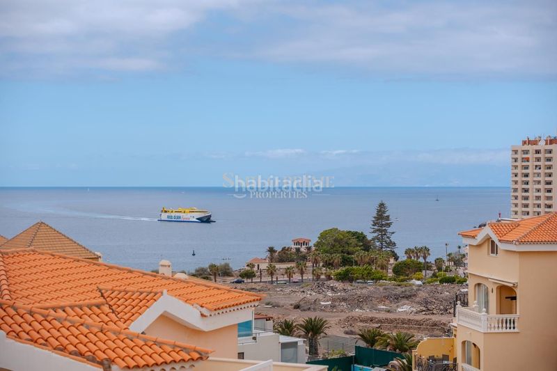 Foto ffac8ce5-e4f0-49e8-907c-88a653620b69. Dúplex amb piscina a Los Cristianos Arona