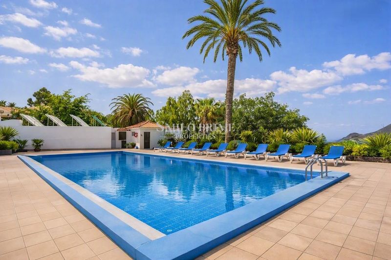 Foto a4b8355f-ef3d-4360-aa3f-69dd65be4cd9. Casa amb calefacció piscina a Chayofa Arona