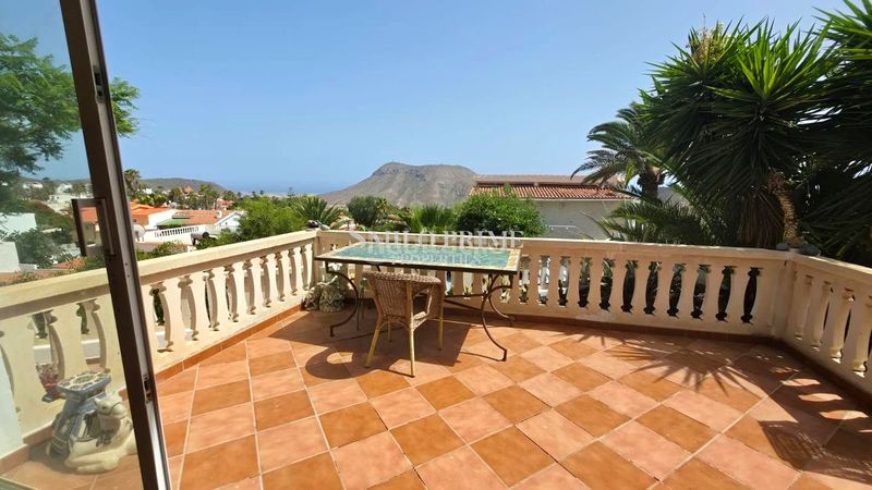 Foto ee66e733-b6cd-44e8-8d93-77053717756c. Casa amb calefacció piscina a Chayofa Arona