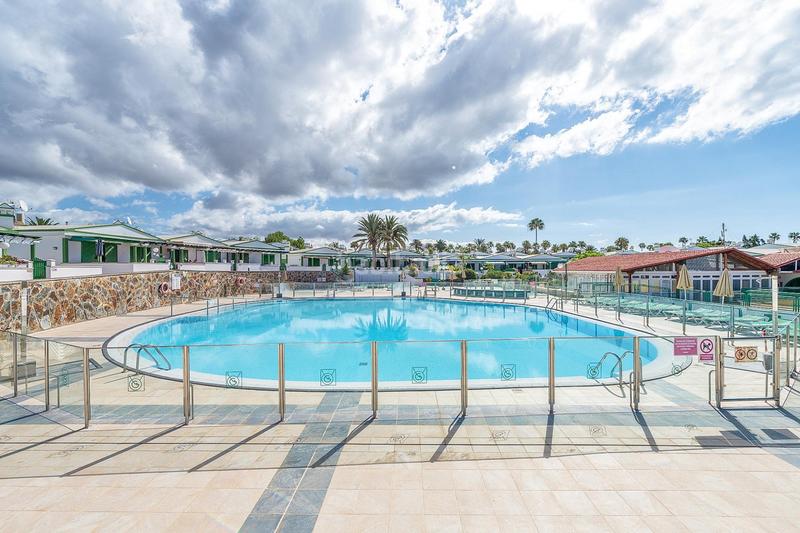 Foto 3d74f8b3-9c2c-4621-aad8-9b5645cb00c6. Casa adossada amb piscina a Maspalomas - Meloneras San Bartolomé de Tirajana