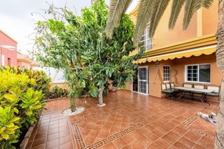 Affitto Casa in San Agustín - Bahía Feliz. Duplex de dos habitaciones y grande terraza con arboles frutales