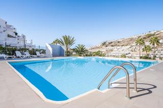 Casa  Avenida gran canaria. Bungalow de esquina con dos dormitorios en venta en el popular c