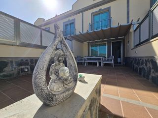 Alquiler Dúplex en Puerto Rico. Bonito dúplex con terraza en alquiler en puerto rico