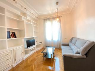 Location Appartement  Calle de ilustración. Alquiler de  hermoso y luminoso piso exterior