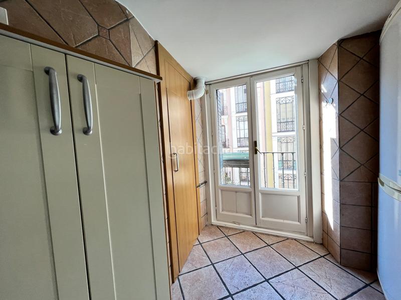 Foto b7954cbe-437f-4c0b-a7cc-ecaeaeedc5e6. Location appartement avec chauffage dans Sol Madrid