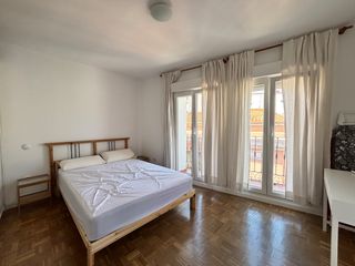 Miete Etagenwohnung  Calle de san dimas. Bello piso amueblado y céntrico