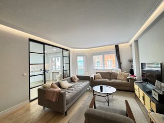 Lloguer Pis  Calle de menorca. Exclusiva vivienda exterior amueblada