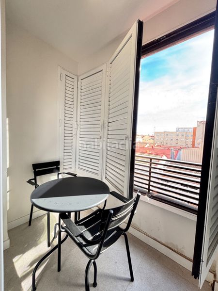 Foto 12c23cce-e105-431d-9c18-cee6dbb2e19e. Rent flat in calle de narváez 35 in Ibiza Madrid