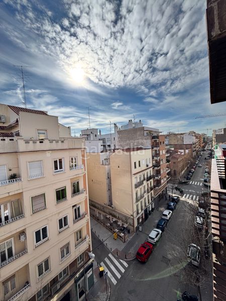 Foto a6e5657e-cc1f-49a8-ac01-6b9dedc6fa4b. Rent flat in calle de narváez 35 in Ibiza Madrid