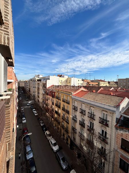 Foto ba68fdcc-ac18-47c2-83d2-d002f7769e38. Rent flat in calle de narváez 35 in Ibiza Madrid