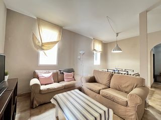 Miete Etagenwohnung  Calle del buen suceso. Luminoso piso amueblado en alquiler