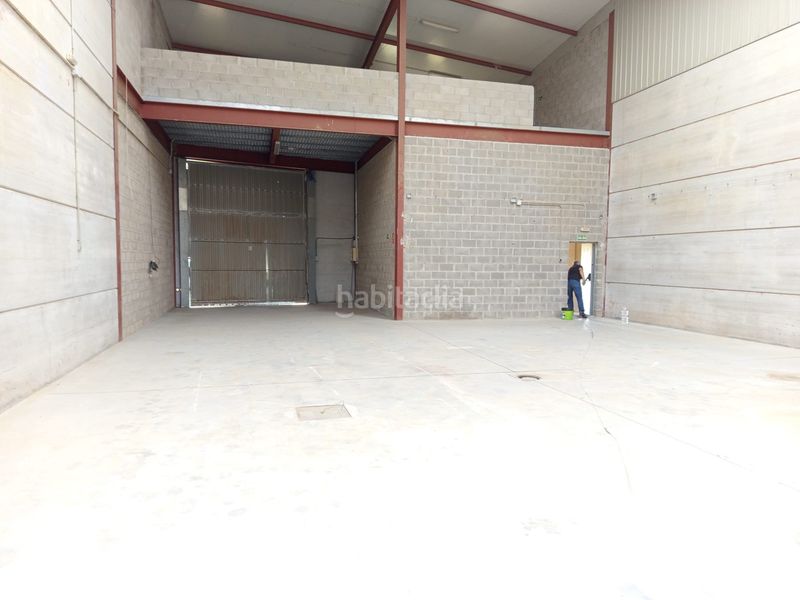 Foto 0eec7240-0e8a-414d-a606-06d1c538a408. Local comercial a Yuncler