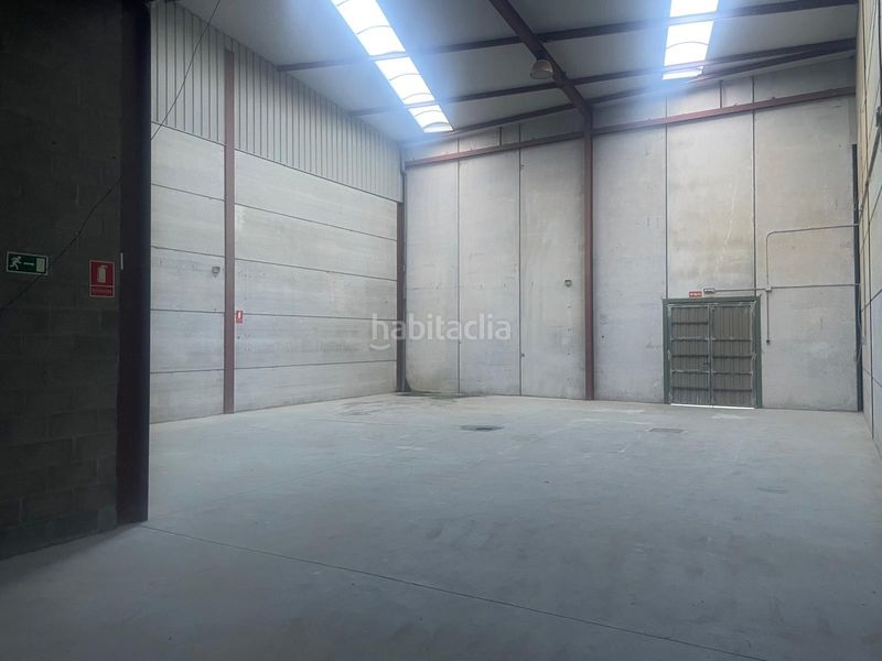 Foto 247461c7-8c50-44a4-90b1-489f8e46a1f9. Local comercial a Yuncler
