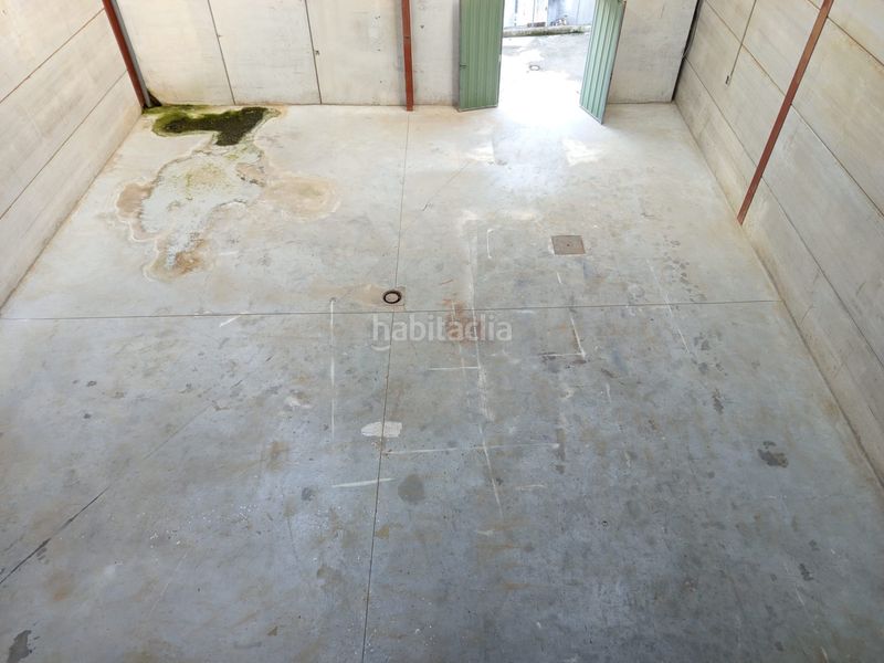 Foto 30286952-9f80-4765-8f33-3ed367cb3009. Local comercial a Yuncler