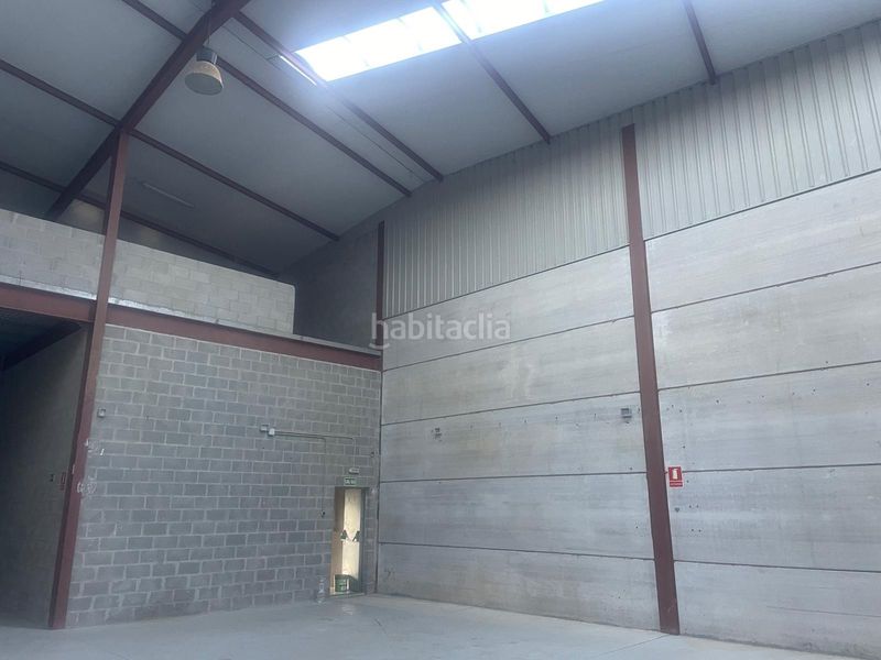 Foto 3e06fc96-303b-4d98-9707-d1450d3a6eaa. Local comercial a Yuncler