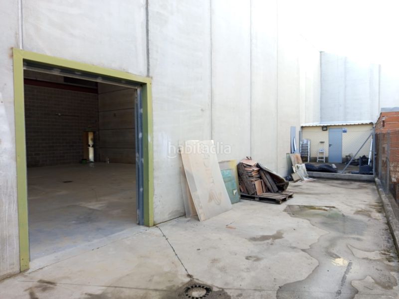 Foto 83f73b11-155b-4de9-927e-7e481c998d70. Local comercial a Yuncler