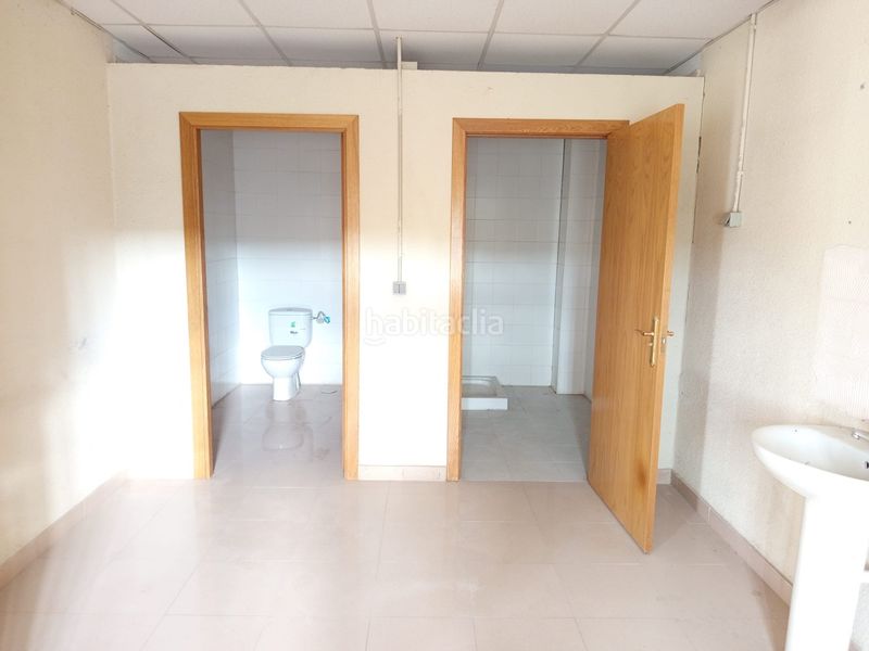 Foto a37bea28-5880-46a7-aa74-232070aea52c. Local comercial a Yuncler