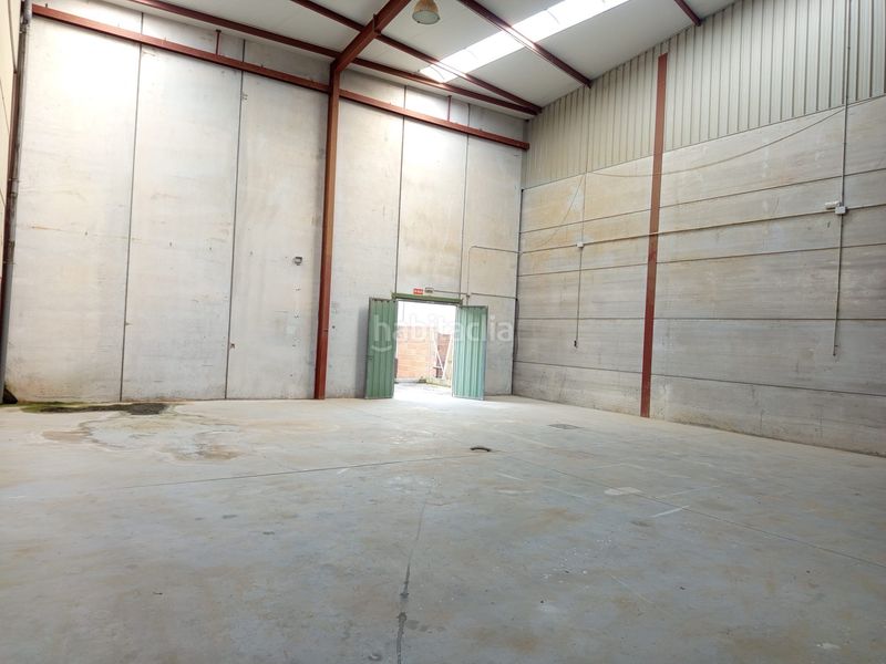 Foto baf7f57f-9eaa-418d-aa31-92c5a1e40984. Local comercial a Yuncler