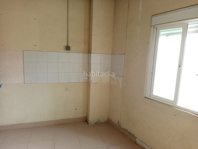 Foto c79192e4-baad-4f9f-9e74-0339814e790e. Local comercial a Yuncler