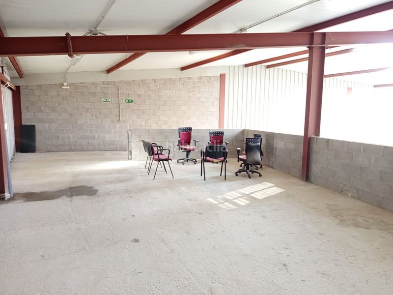 Foto cc021652-fecc-4bf9-a1ca-94f7c575afb7. Local comercial a Yuncler