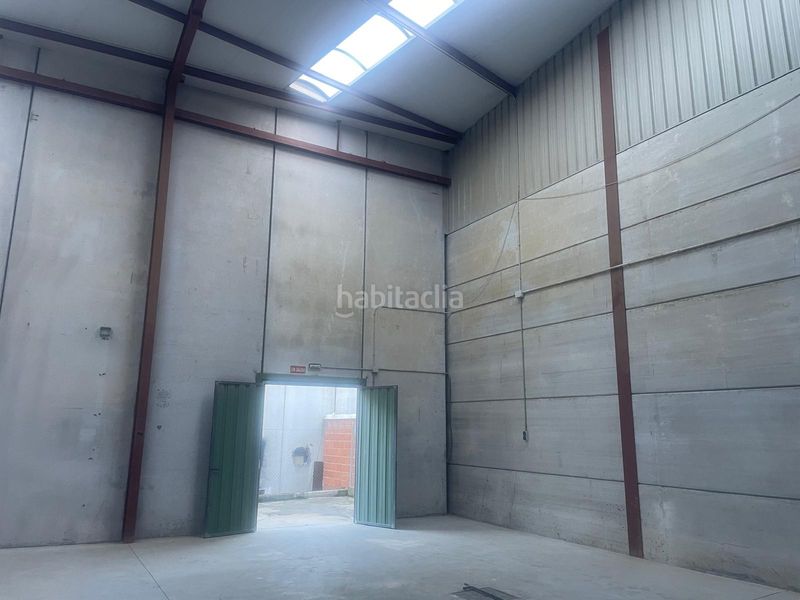 Foto d6522d50-8e52-4d21-bef0-88847d5a3c9d. Local comercial a Yuncler