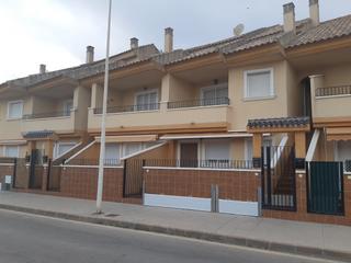 Dúplex en Avenida de los narejos 115. Piso tipo duplex y garaje doble cerrado en los narejos, consta d