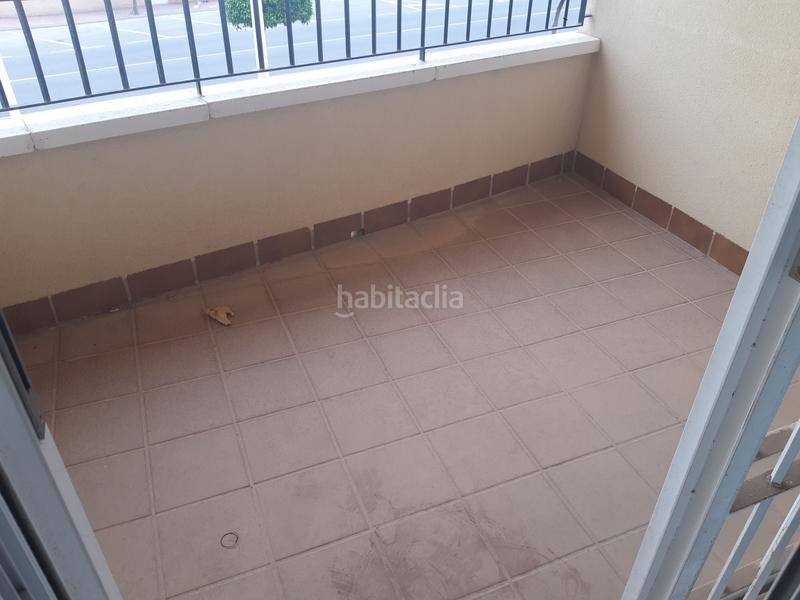 Foto 3a1c1244-d460-4590-86f7-749529d8fe46. Dúplex en avenida de los narejos 115 piso tipo duplex y garaje doble cerrado en los narejos, consta de 3 dormitorios en Alcázares (Los)