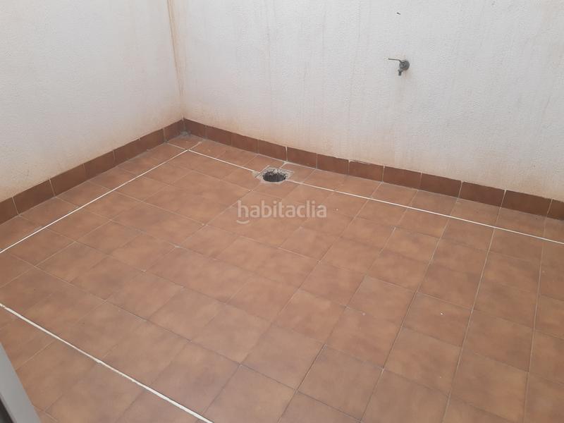 Foto 95c98a2a-6668-4c14-a011-b9bb0163f36a. Dúplex en avenida de los narejos 115 piso tipo duplex y garaje doble cerrado en los narejos, consta de 3 dormitorios en Alcázares (Los)