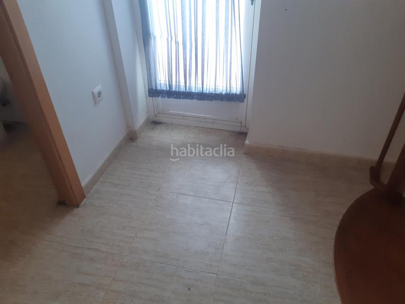 Foto df40d6c3-46b7-45fb-8cb8-f2a9f32757f8. Dúplex en avenida de los narejos 115 piso tipo duplex y garaje doble cerrado en los narejos, consta de 3 dormitorios en Alcázares (Los)