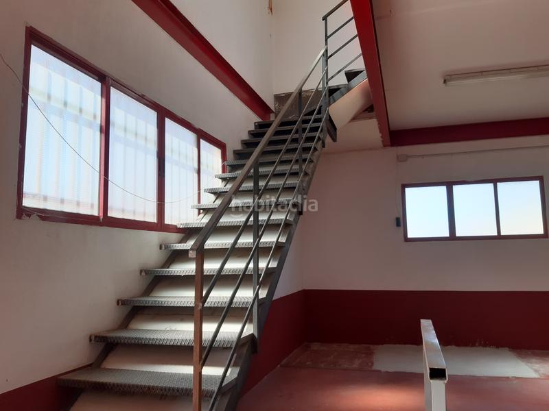 Foto b9a928da-dc86-4c1e-86ff-35fc524f17da. Bâtiment à usage industriel dans carrer rei jaume ii de valència 14 dans Petrer