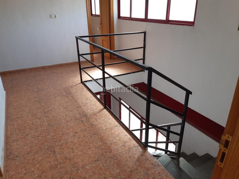 Foto d5d28836-04ac-490f-98df-e9f226a096e3. Bâtiment à usage industriel dans carrer rei jaume ii de valència 14 dans Petrer