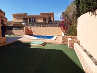 Casa aparellada a Carretera portman 20. Chalet pareado ubicado en campo de golf urbanizacion el coto la