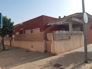 Location Maison jumelée à Calle leopardo 29. Vivienda de planta baja en el algar  dispone de 3 dormitorios y