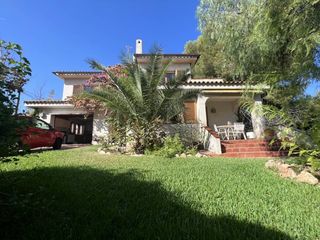Chalet  Carrer joan salvat papasseit. A tan solo 100 mts de la playa