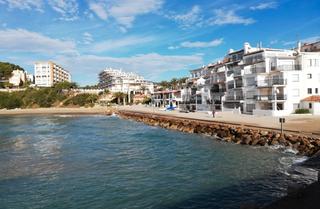 Maison jumelée à Roda de Barà. Casa pareada cerca del mar con jardín y piscina comunitaria