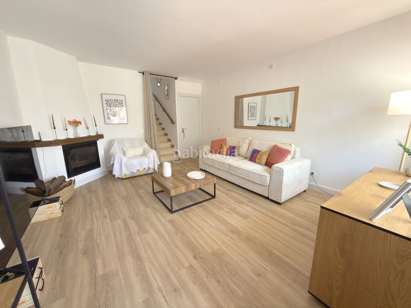 Foto b1eaa505-a9b4-4fe3-a94d-eecae7c259d0. Casa adossada amb xemeneia aparcament a Can Toni Cunit