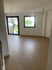 Rez-de-chaussée  Carrer de la comtessa dolça. Se vende piso con inquilino