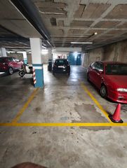 Car parking in Carrer del Doctor Ventalló 5