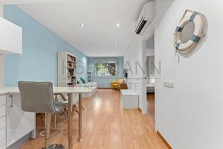 Piso en Centre. Apartamento renovado con licencia turística en el centro de sitg