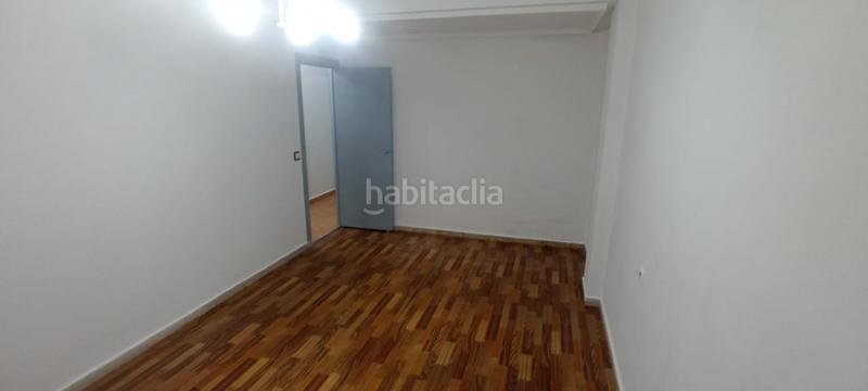Foto e8cfe1f1-df6b-42e5-a1ef-354df8ee110a. Pis amb calefacció a La Calzada Gijón